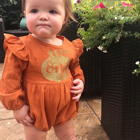 12 month One Pumpkin Outfit - Picture 2 of 4